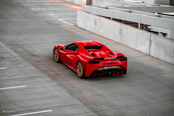 Фото дисков Brixton Forged CM6-R Глянцевая медь на Ferrari 488