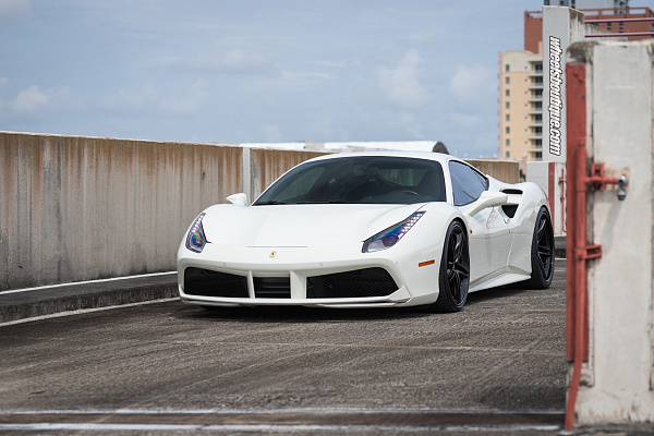 Фото дисков HRE S207 Черный сатин на Ferrari 488