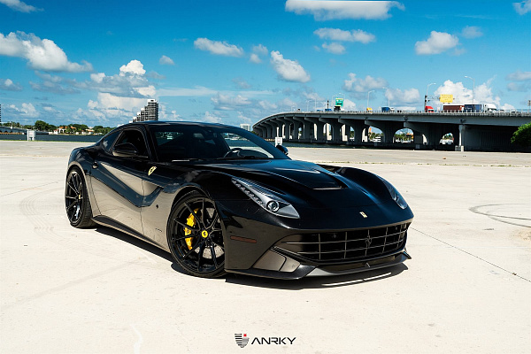 Фото дисков Anrky AN12 Черный глянец на Ferrari F12