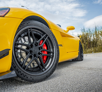 Фото дисков Strasse Wheels SV2-6 Deep Concave FS на Dodge Viper