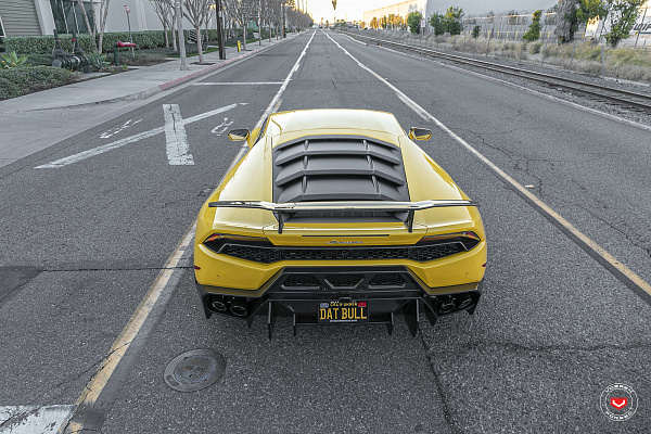 Фото дисков Vossen EVO-6T Черный глянец на Lamborghini Huracan