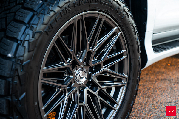 Фото дисков Vossen HF6-5 Сатиновый графит на Lexus GX II