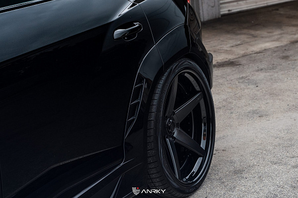 Фото дисков Anrky RS5.3 Черный сатин на Lamborghini Urus