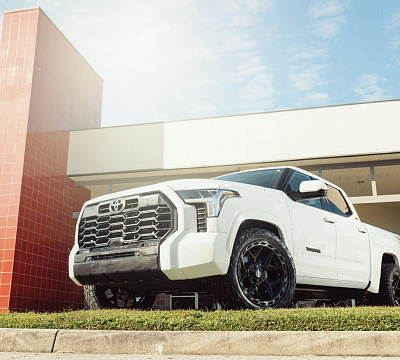 Фото дисков 4PLAY 4P55 на Toyota Tundra III