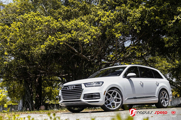 Фото дисков Vossen CG-205 Серебро на Audi Q7 (4M)