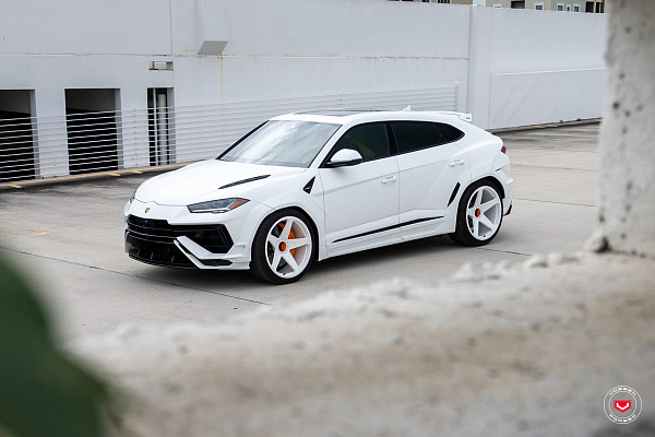Фото дисков Vossen GEN-01 Белый глянец на Lamborghini Urus