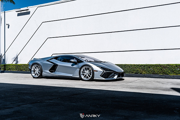 Фото дисков Anrky XR-301 Глянцевый лак на Lamborghini Revuelto