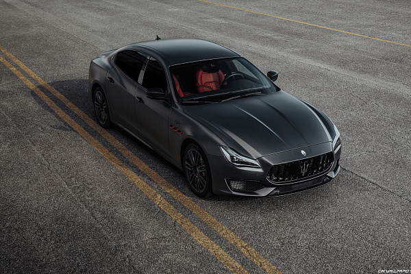 Фото дисков Maserati URANO Черный глянец на Maserati Quattroporte VI
