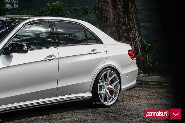 Фото дисков Vossen HF-5 Серебро на Mercedes-Benz E-Class (W212, S212, C207)