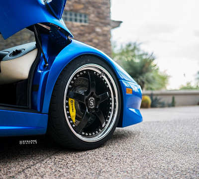 Фото дисков Strasse Wheels S5 Performance на Lamborghini Diablo