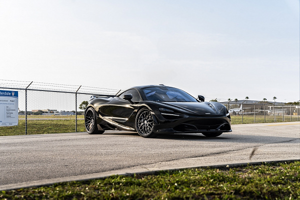 Фото дисков Strasse Wheels SV10M Deep Concave FS Другой цвет на McLaren 720S