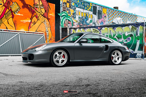 Фото дисков HRE 527 Глянцевый лак на Porsche 911 V