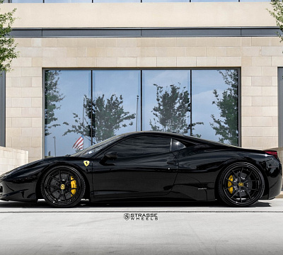 Фото дисков Strasse Wheels SM5R Deep Concave FS на Ferrari 458