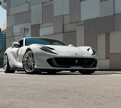 Фото дисков Anrky AN28 на Ferrari 812
