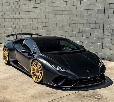 Фото дисков Strasse Wheels SV12 Deep Concave Duoblock на Lamborghini Huracan