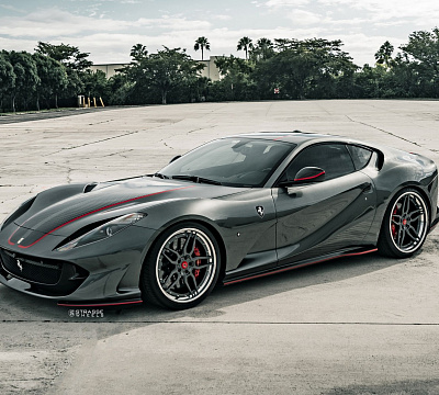 Фото дисков Strasse Wheels SV4 Deep Concave FS на Ferrari 812