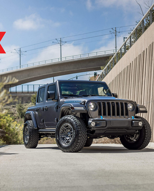 Фото дисков FT1 Глянцевый графит на Jeep Wrangler IV (JL)