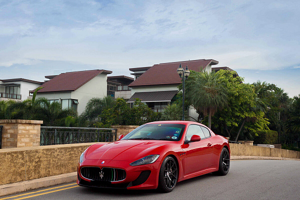 Фото дисков HRE P101 Черный сатин на Maserati GranTurismo I
