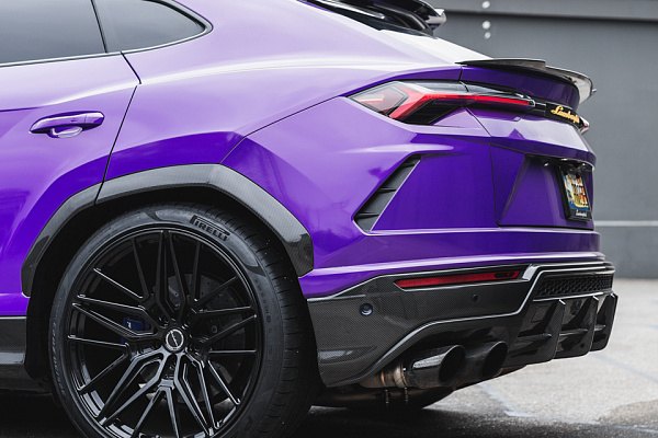 Фото дисков Brixton Forged VL4 Черный глянец на Lamborghini Urus