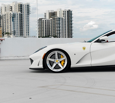 Фото дисков Anrky AN25 на Ferrari 812