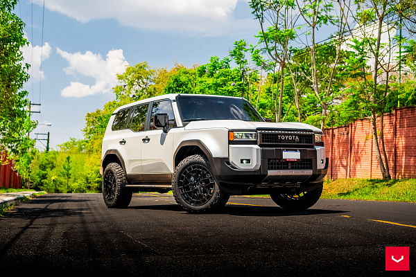 Фото дисков Vossen HFX-1 (6-Lug) Черный глянец на Toyota Land Cruiser Prado 250