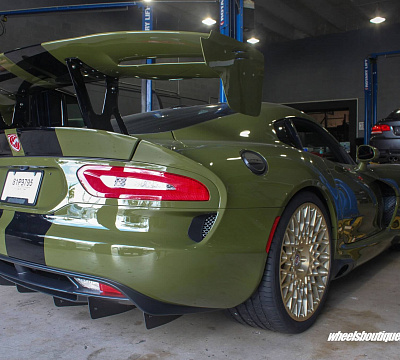 Фото дисков HRE 501M на Dodge Viper