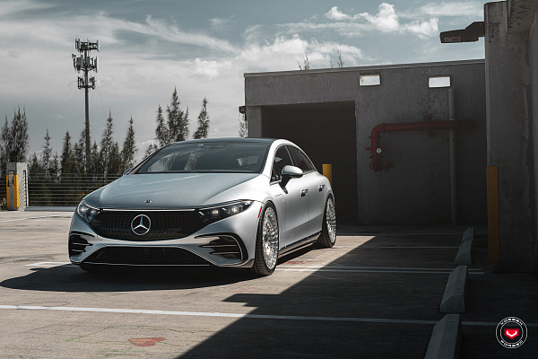 Фото дисков Vossen LC3-13T Глянцевый лак на Mercedes-Benz EQS