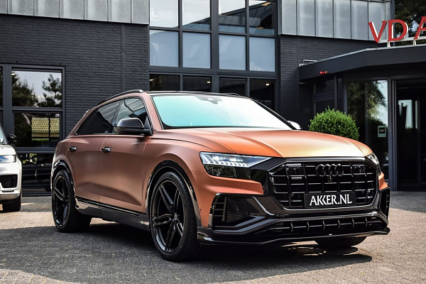 Фото дисков Anrky AN17 Черный глянец на Audi Q8
