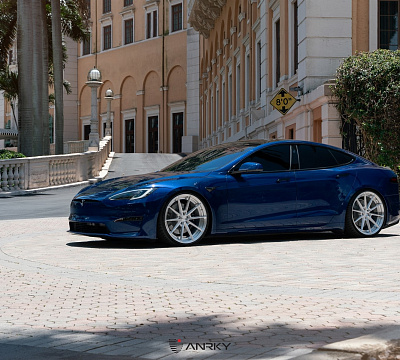 Фото дисков Anrky AN28 на Tesla Model S