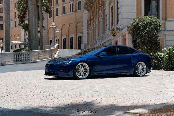 Фото дисков Anrky AN28 Глянцевый лак на Tesla Model S