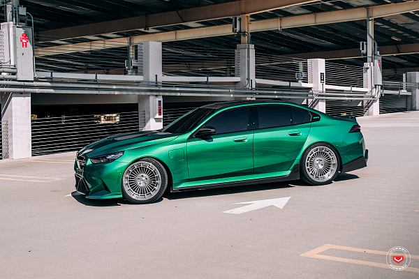 Фото дисков Vossen LC3-06 (3-Piece) Глянцевый лак на BMW 5/M5 (G60/G90)