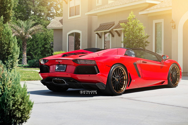 Фото дисков Strasse Wheels SV15T Deep Concave FS Другой цвет на Lamborghini Aventador