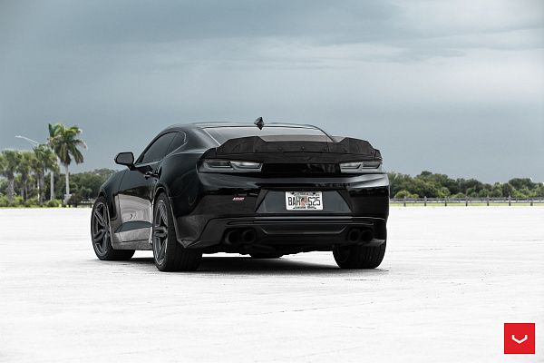 Фото дисков Vossen HF-1 Сатиновый графит на Chevrolet Camaro VI