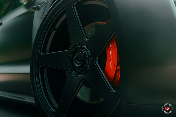 Фото дисков Vossen GEN-01 Черный сатин на Porsche Taycan I