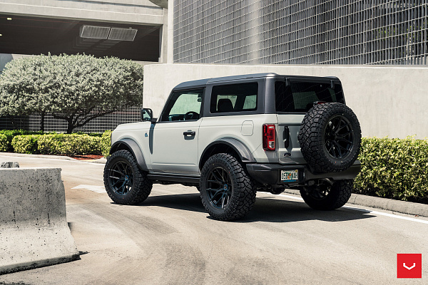 Фото дисков Vossen HF6-4 Черный сатин на Ford Bronco
