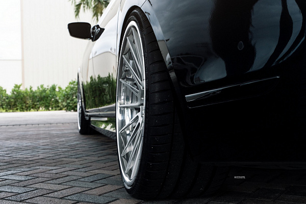 Фото дисков Strasse Wheels SV15 Deep Concave FS Глянцевый лак на BMW 7 (G11/G12)
