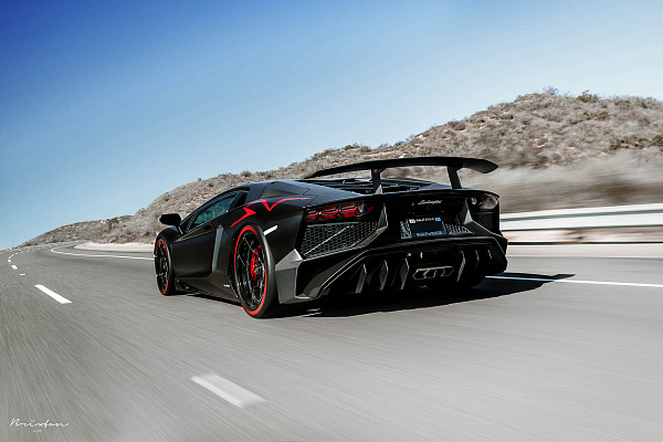 Фото дисков Brixton Forged PF5 Черный глянец на Lamborghini Aventador
