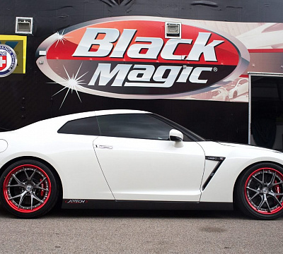 Фото дисков HRE S101 на Nissan GT-R