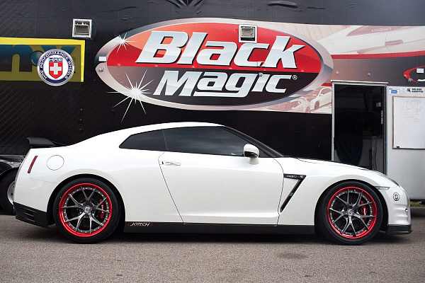 Nissan GT-R