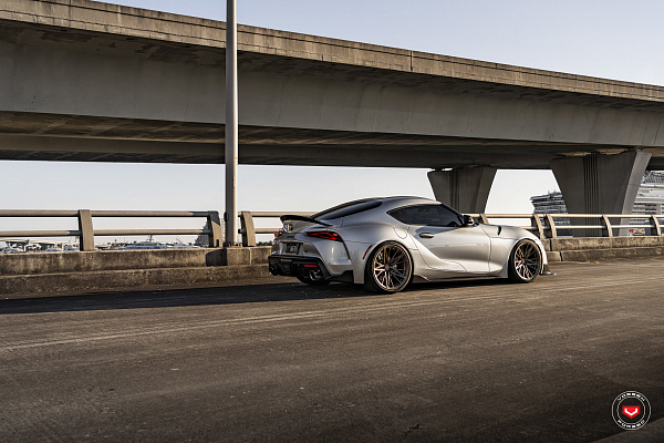 Фото дисков Vossen M-X6 Сатиновая бронза на Toyota Supra A90