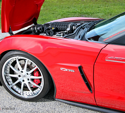 Фото дисков Strasse Wheels R10 Signature на Chevrolet Corvette C6