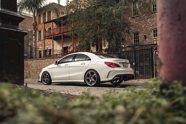 Фото дисков Motegi Racing CS5 Сатиновый графит на Mercedes-Benz CLA (C117, X117)