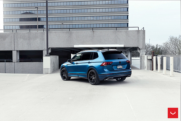 Фото дисков Vossen HF-5 Черный глянец на Volkswagen Tiguan II