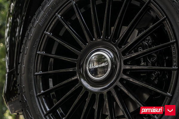 Фото дисков Vossen HF-8 Черный глянец на Lexus LX IV