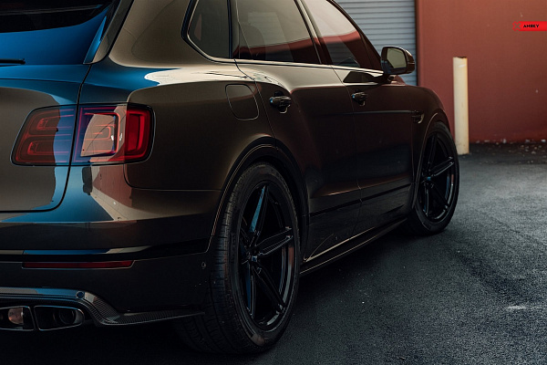 Фото дисков Anrky AN15 Глянцевый лак на Bentley Bentayga