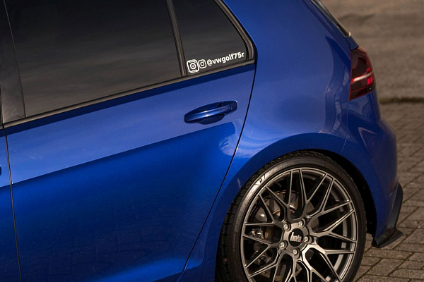 Фото дисков Bola B17 Сатиновый графит на Volkswagen Golf VII