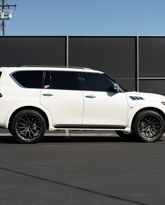Фото дисков HF6-3 Матовый графит на Infiniti QX80 I
