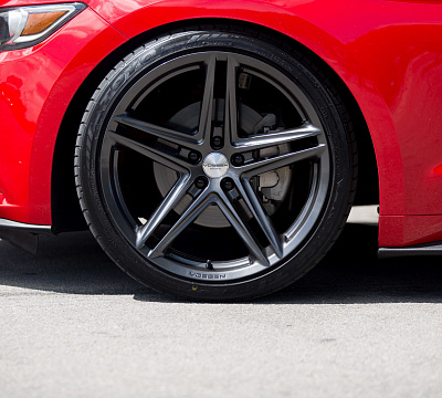 Фото дисков Vossen VFS-5 на Ford Mustang VI