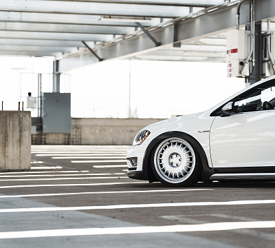 Фото дисков Rotiform PMF на Volkswagen Golf VIII