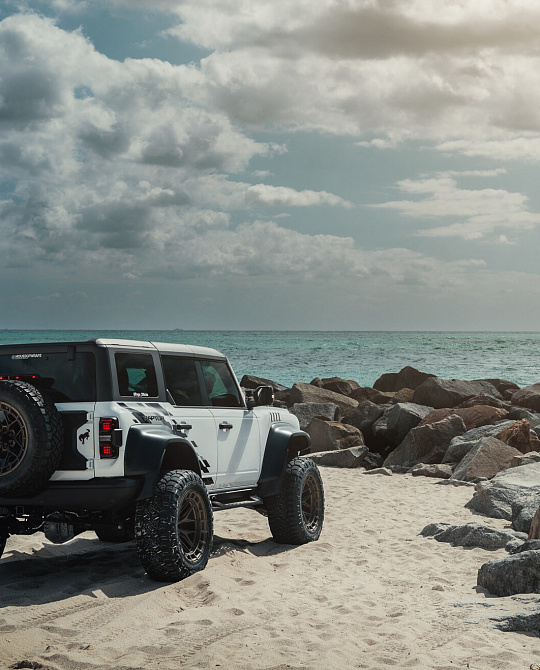 Фото дисков HFX-1 (6-Lug) Сатиновая бронза на Ford Bronco